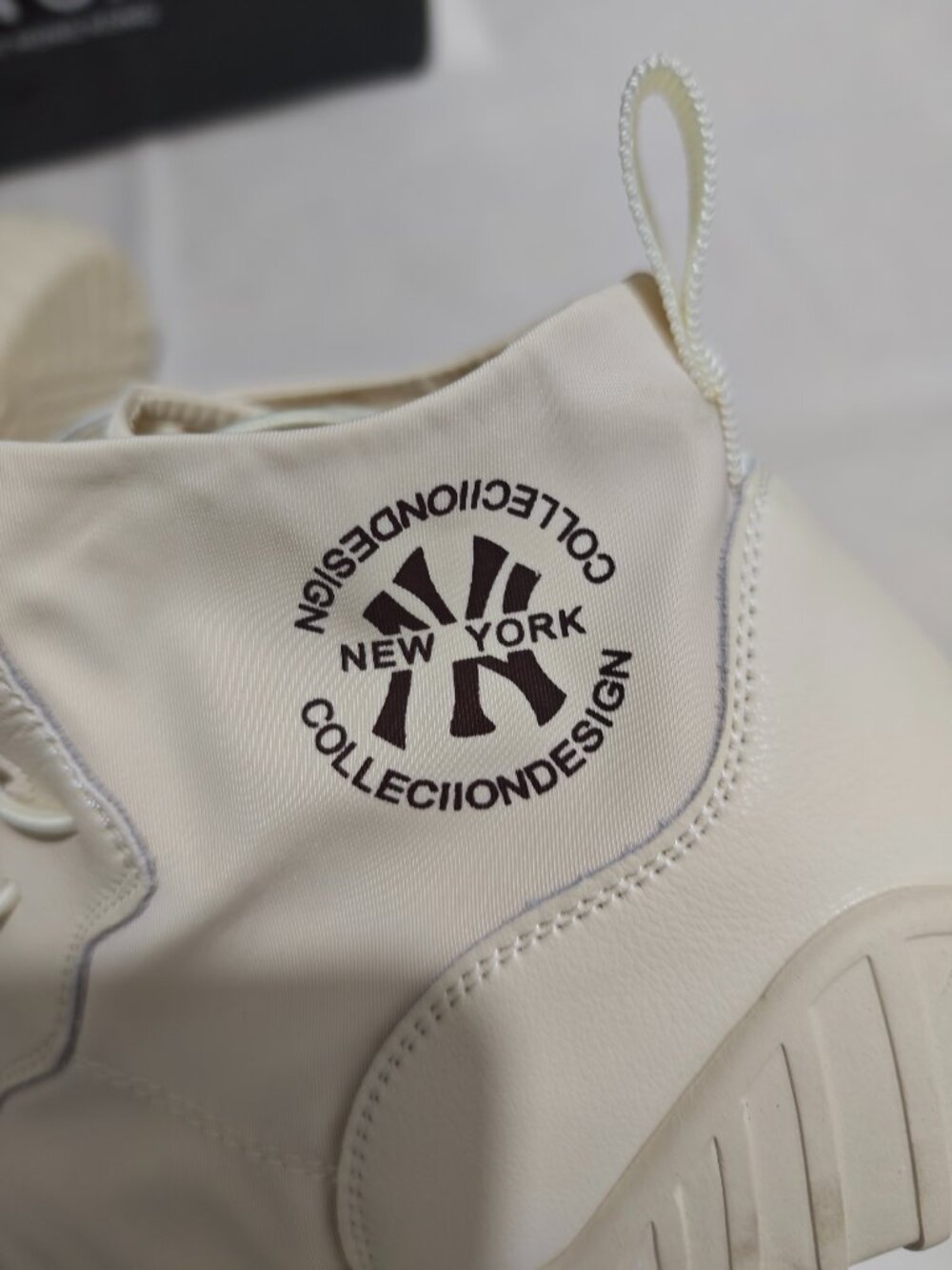 White Women New York Yankees High Top Sneakers - Picture 4 of 8